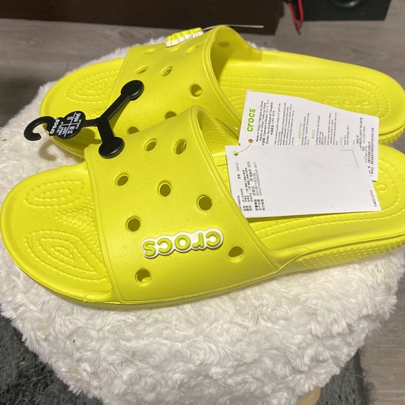 crocs - Picture 3 of 5